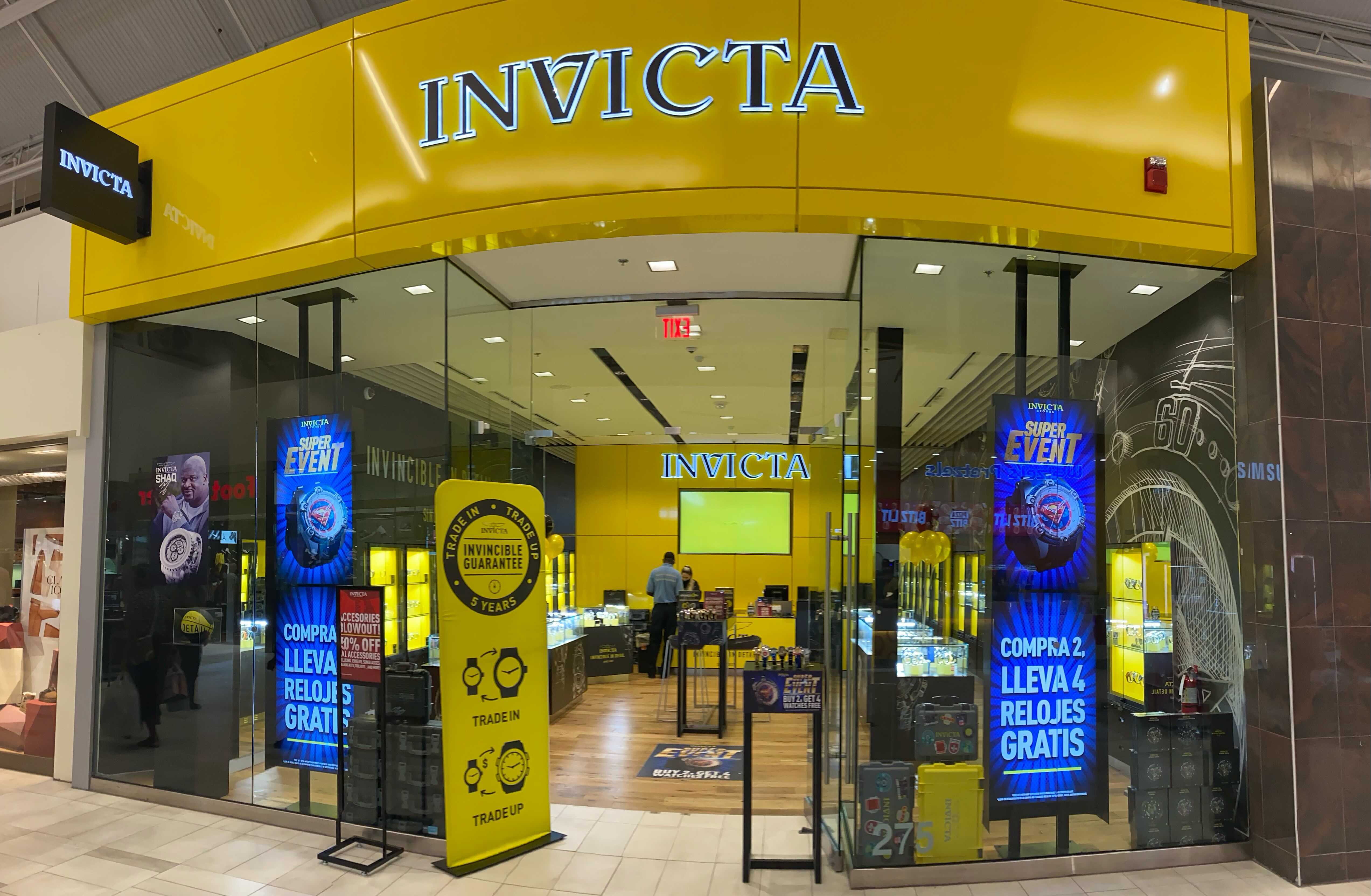Invicta watch boutique indoor display